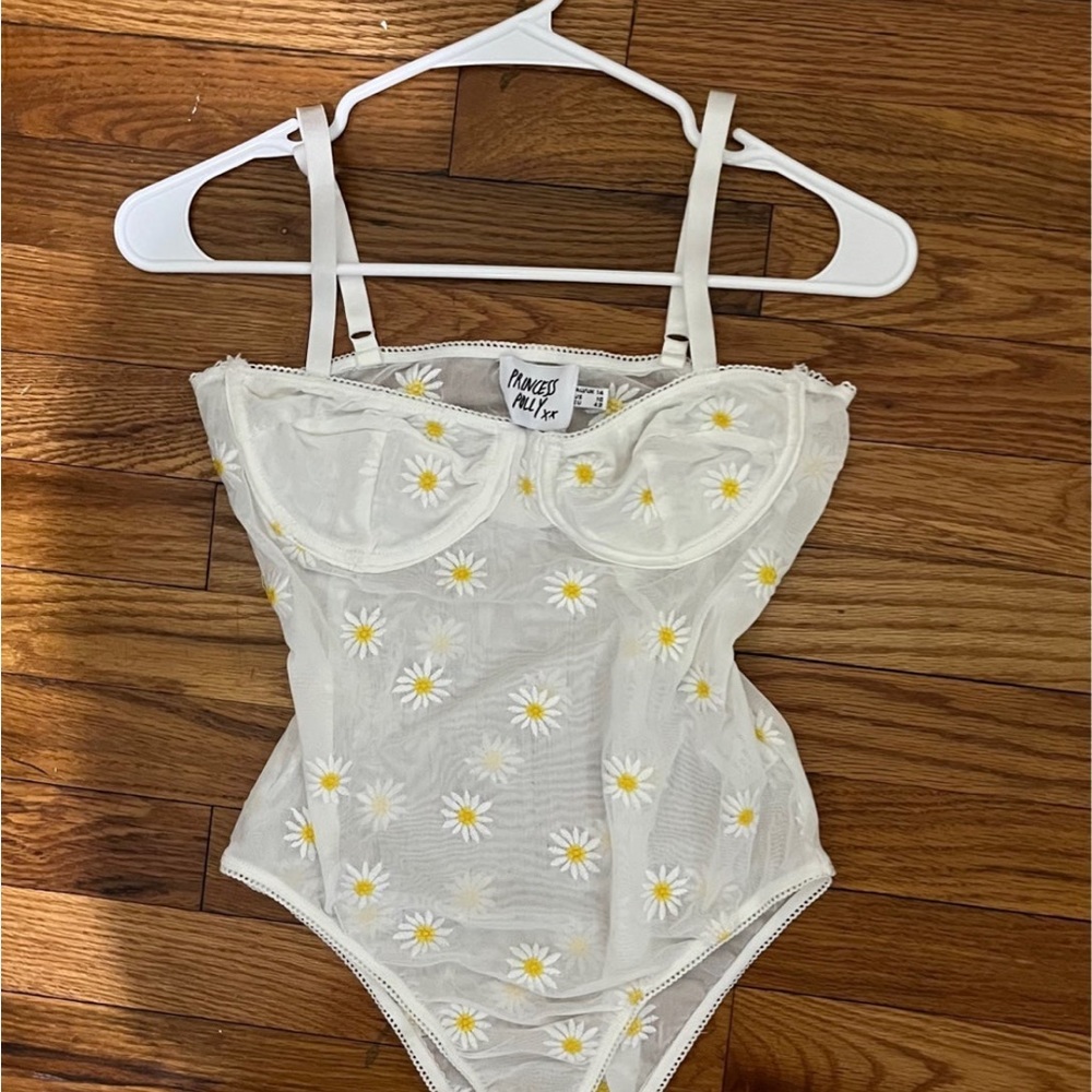 Princess Polly white lace floral Bodysuit